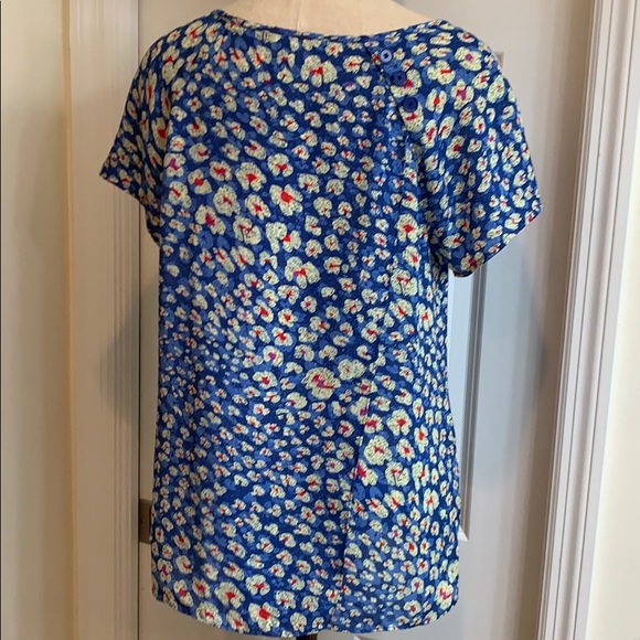 CAbi Style 299  Button  Back Floral Split Blouse - Picture 3 of 8